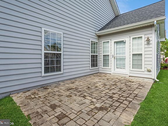 3rd image of 844 Harmony Way
