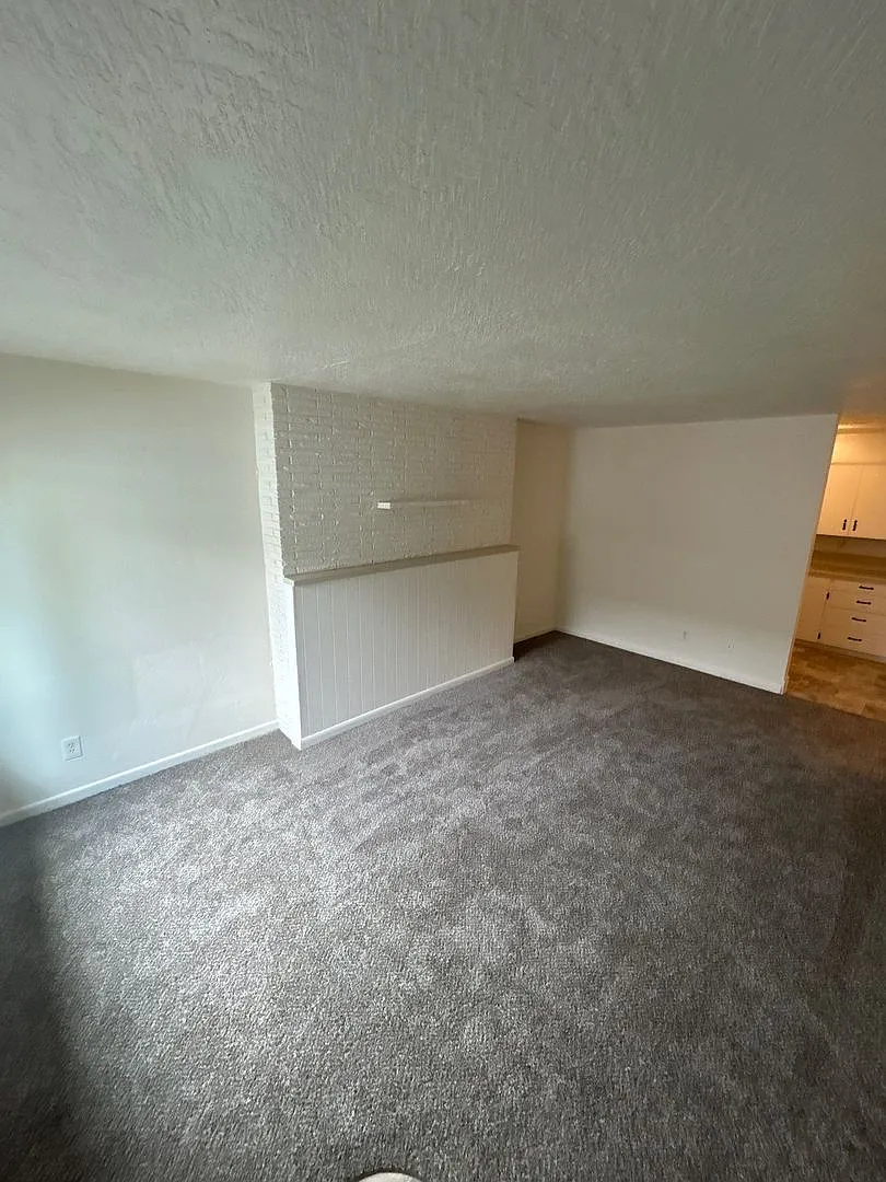 1 bed, 1.0 bath, 650 sqft, $995 — Photo 4
