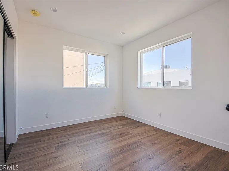 6425 Troost Ave #1/2 — Photo 11