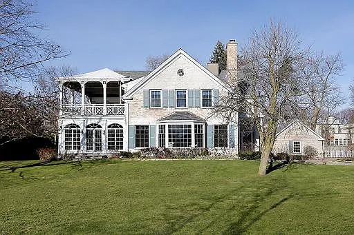 18 Indian Hill Rd photo 1
