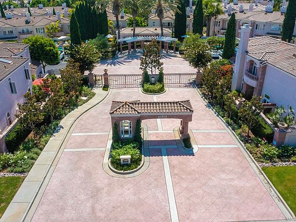 5th image of 5448 Renaissance Ave