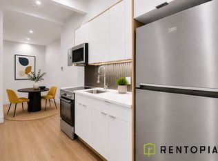 379 S 1st St #1E, Brooklyn, NY 11211