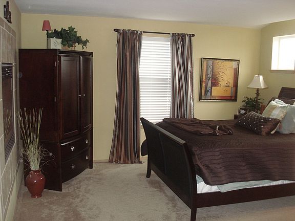 Master Bath with second fire place that attachs to large bath w/ soaker tub