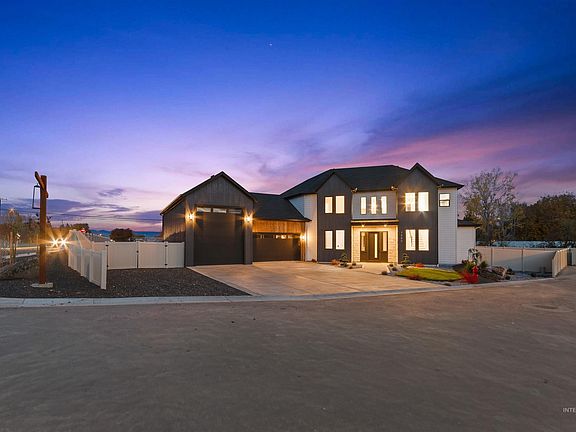 3rd image of 1590 N Watershed Ln
