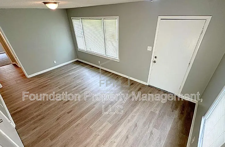 3276 Ashland St — Photo 8