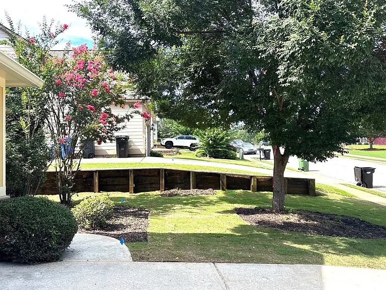 1018 Silver Lake Dr — Photo 4