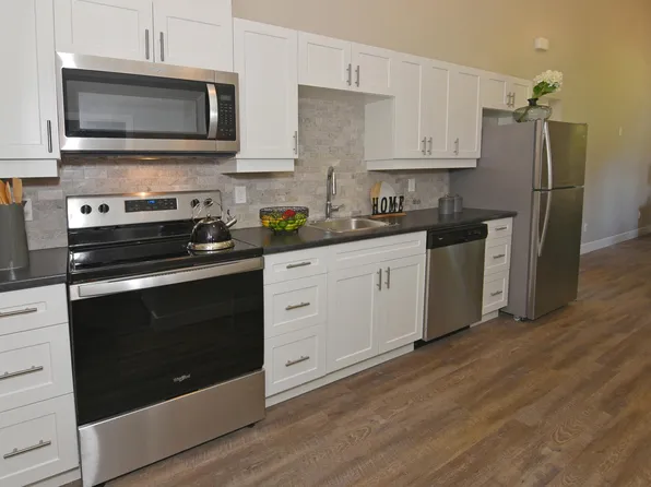 112 Roehampton Ave #A, London, ON N5V 2A5