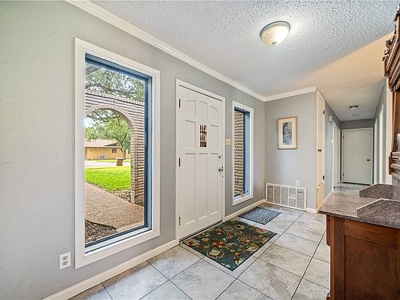 4th image of 227 Seale Ave