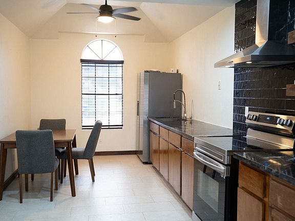 5th image of 153 Biscayne Loop