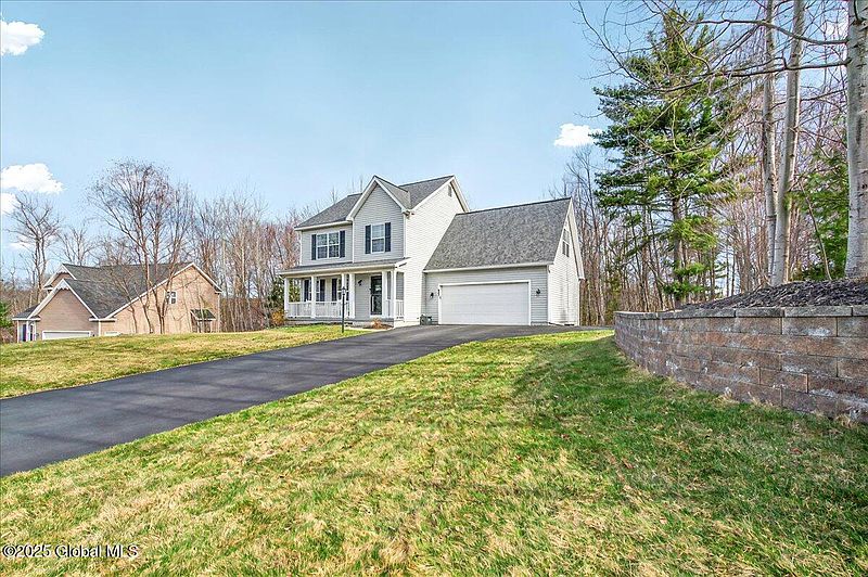 2nd image of 908 MacArthur Drive