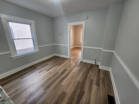 4th image of 12709 Parkhill Ave #Dn