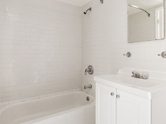 5th image of 754 E 6th St APT 6C