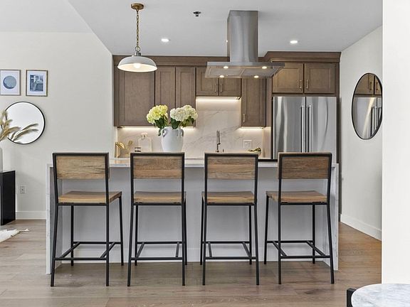2nd image of 234 Causeway St APT 1101