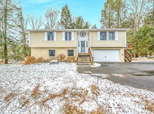 903 Sir Lionel Ct, Pocono Lake, PA 18347