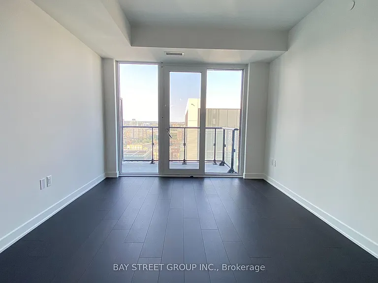 105 Oneida Cres #2205 — Photo 10
