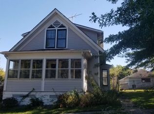 310 S College St, Mount Carroll, IL 61053