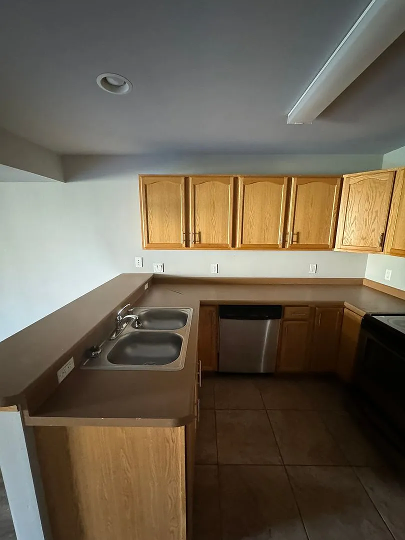 Fairhaven Court Townhomes — Photo 4
