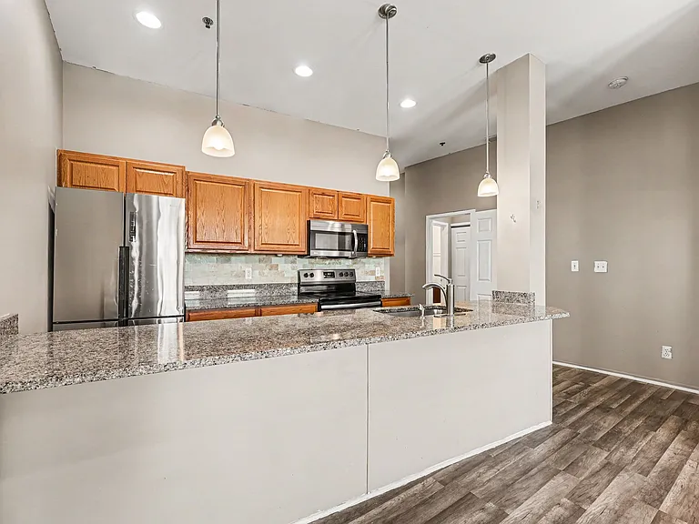 32821 Grand River Ave #B — Photo 7