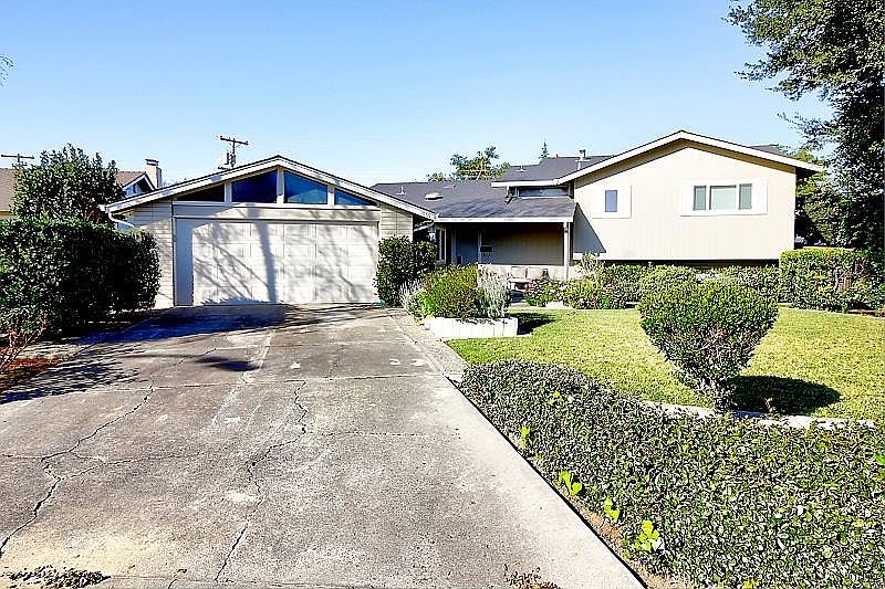 1st image of 1069 Bent Dr