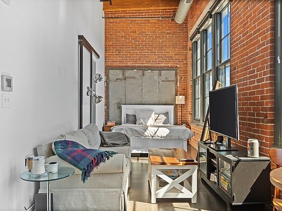 5th image of 319 A St Unit 510