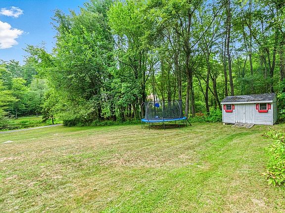 4th image of 38 Groton Rd