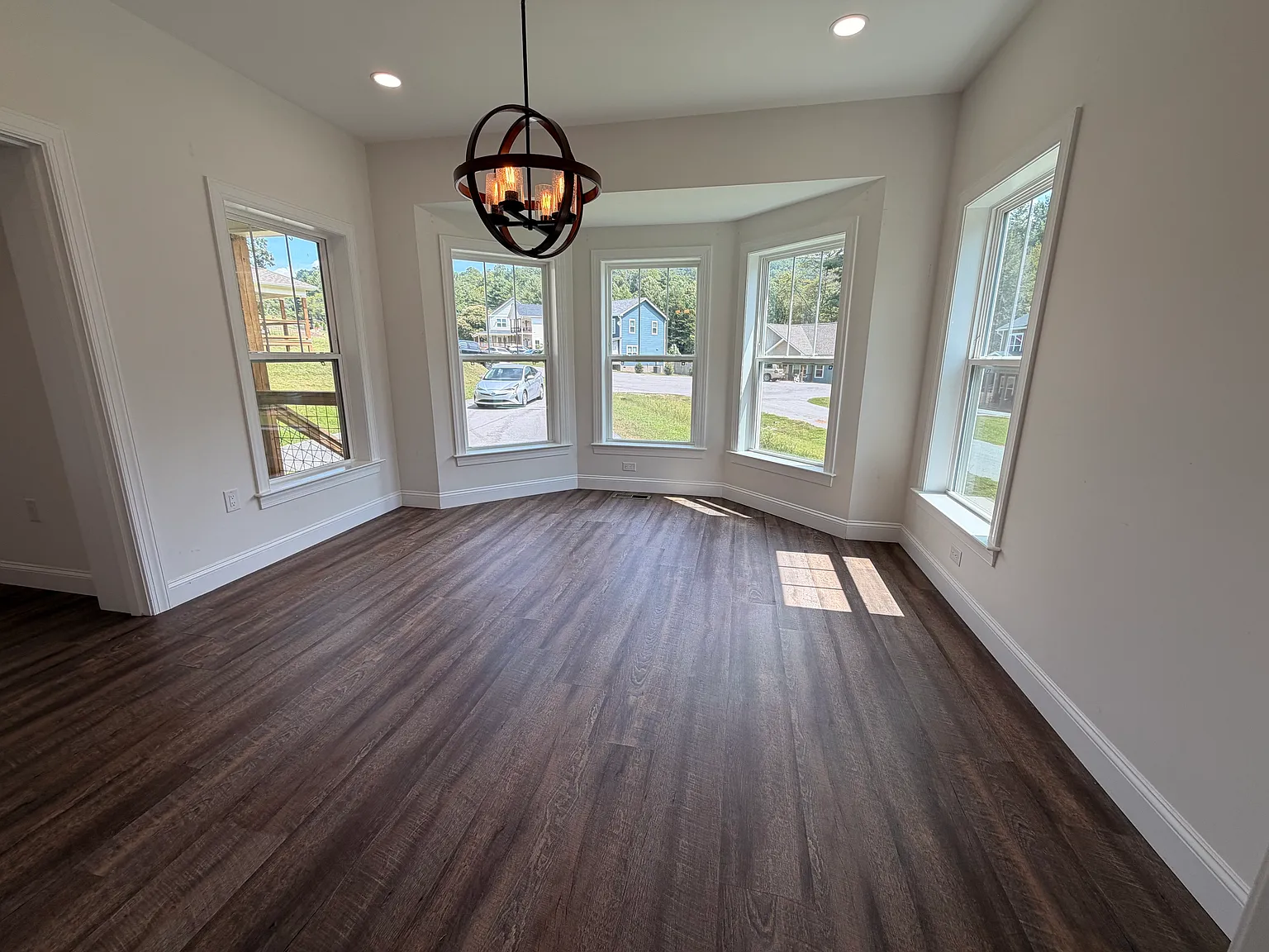 3 bed, 2.5 bath, 2097 sqft, $2,000 — Photo 4