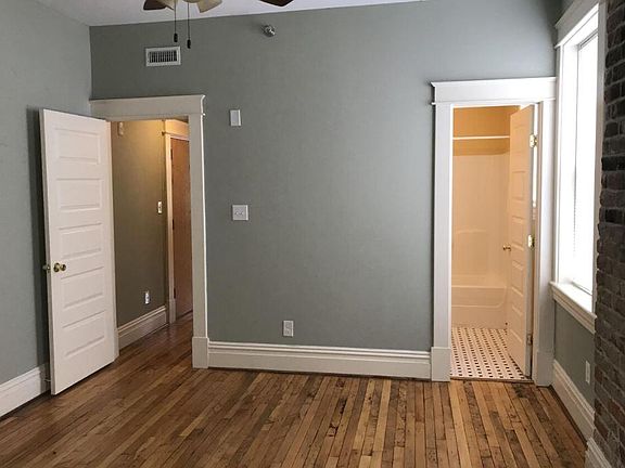 3rd image of 3405 Forest Hill Ave APT A