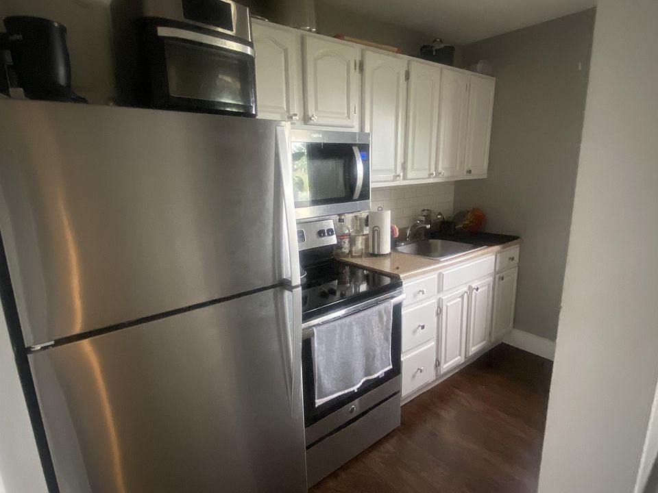 1st image of 420 Walnut Ave S #10775555