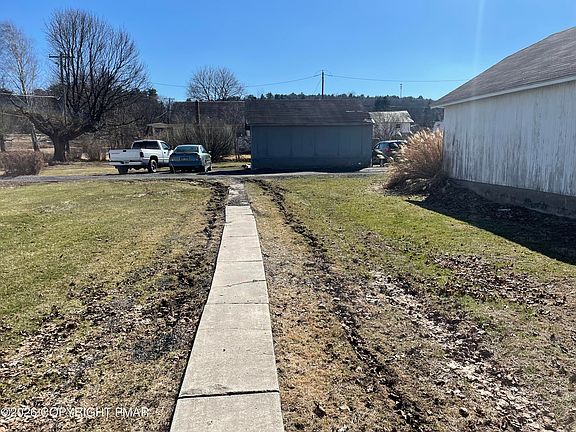 2nd image of 1055 Main Rd