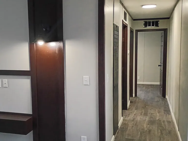 100 Deerwood Dr — Photo 8
