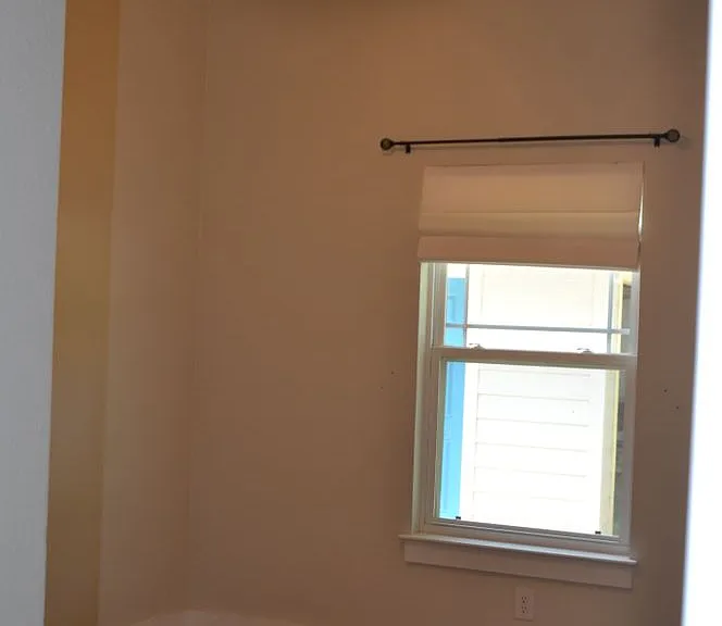 709 Roberts St — Photo 14