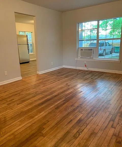 1507 Donaldson Ave — Photo 3
