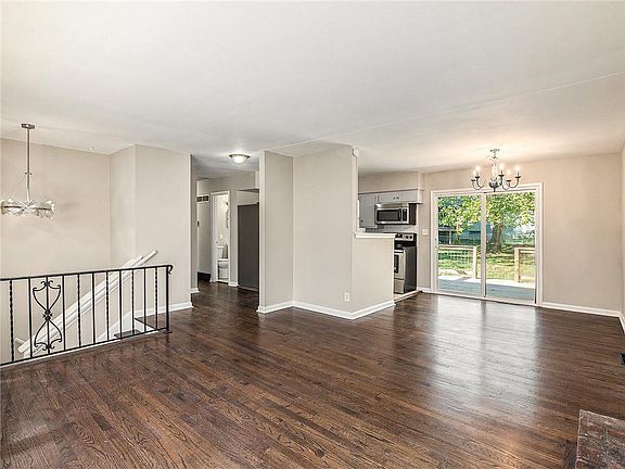 3rd image of 8720 Stark Ave