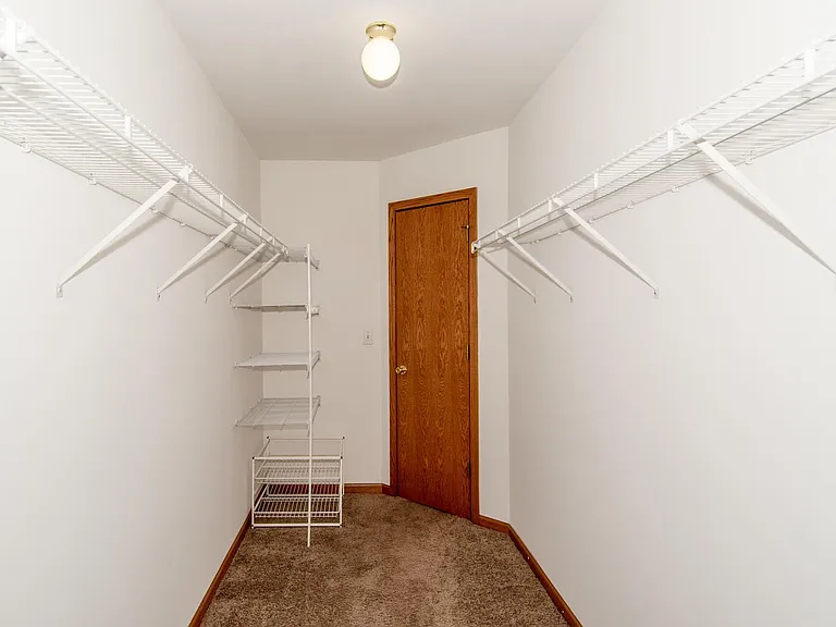 4133 Blackstone Dr — Photo 7