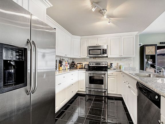 4th image of 3250 Fairfield Ave APT 126
