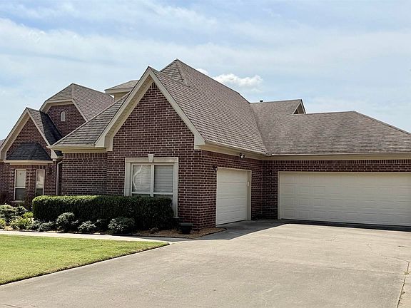 3rd image of 3622 Independence Dr