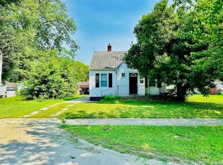 2136 Hulman St, Terre Haute, IN 47803