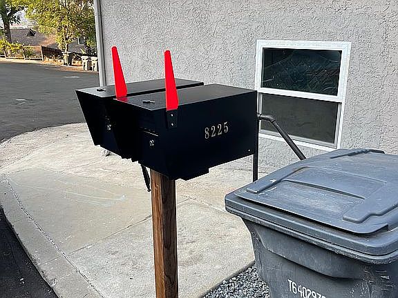 3rd image of 8225 Vista Dr