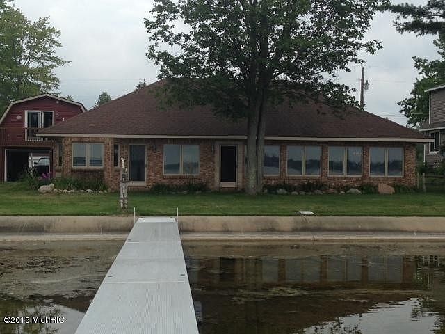1st image of 10833 Lake Dr