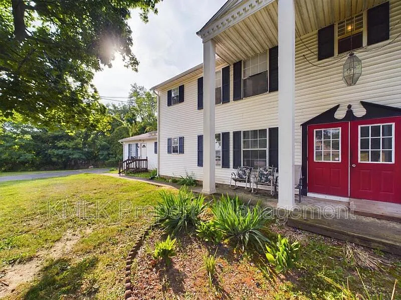 1 bed, 1.0 bath, 784 sqft, $995 — Photo 4