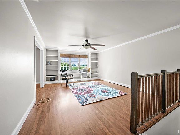 5th image of 534 Robyn Rd