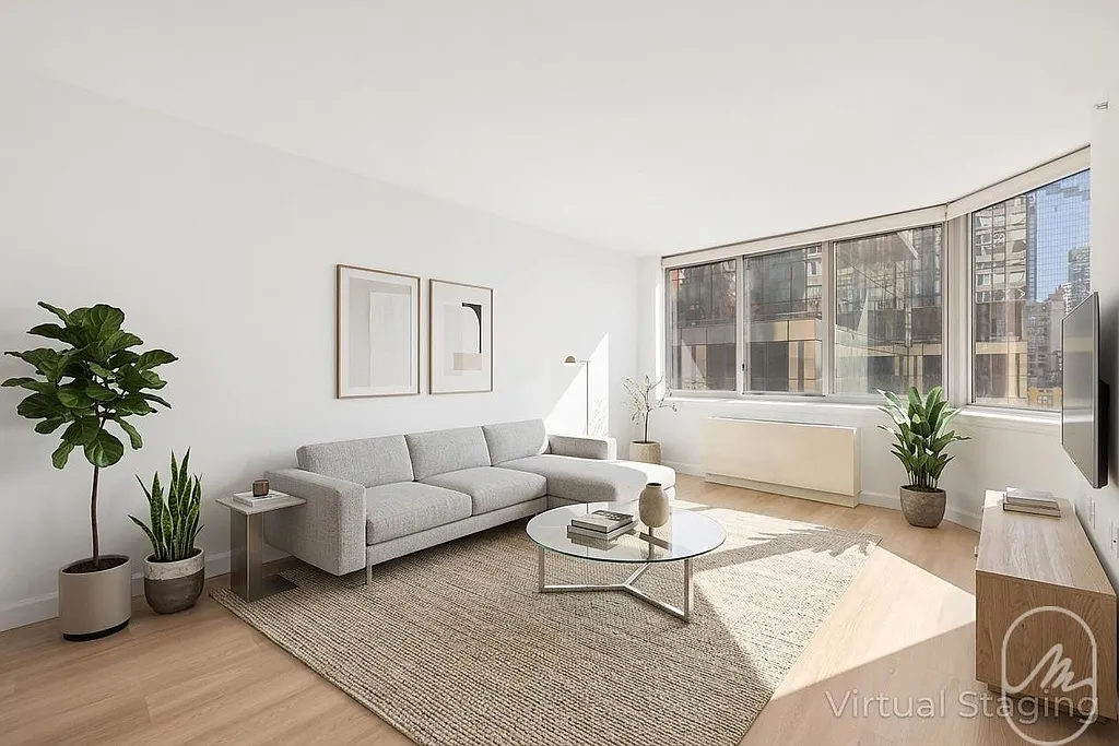 561 10th Avenue — Photo 1