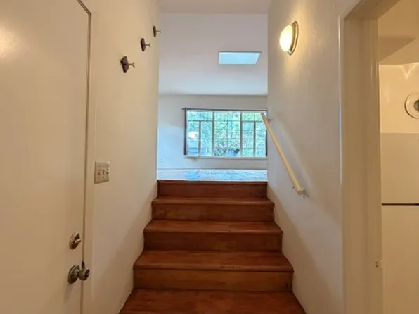 2524 J St, Sacramento, CA 95816