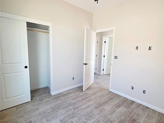 5th image of 2115 Balboa Drive