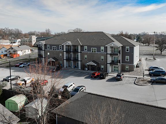 3rd image of 2239 Charlestown Rd #104