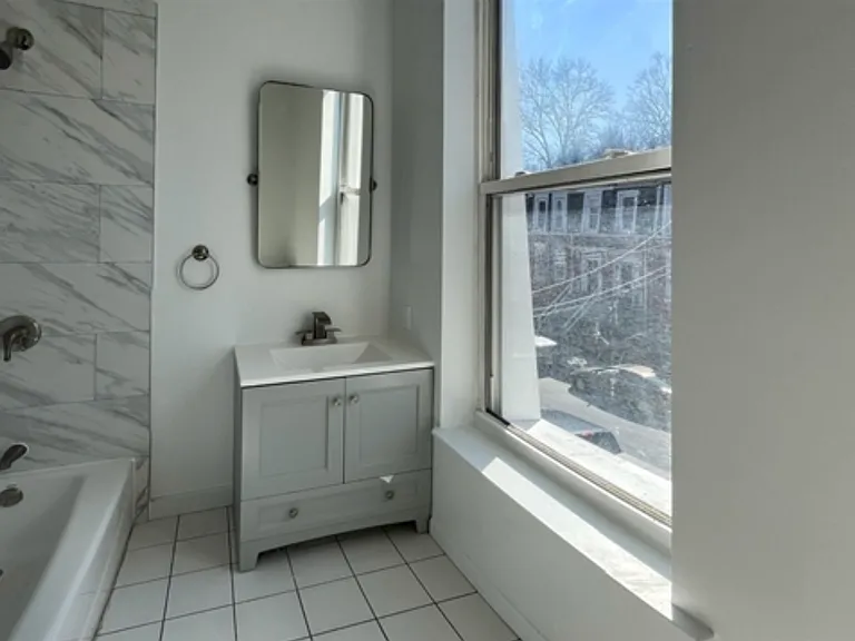 35 Newton St #2 — Photo 4