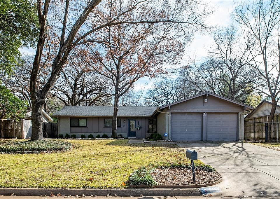 1st image of 2604 Greenwood Ln