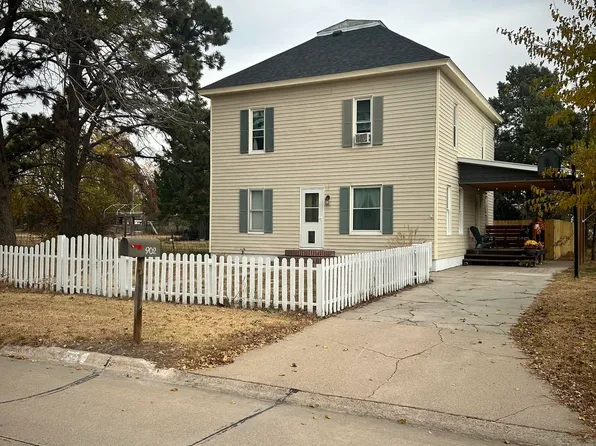 902 Central St, Oxford, NE 68967
