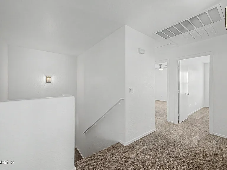 7027 W Lincoln St — Photo 13