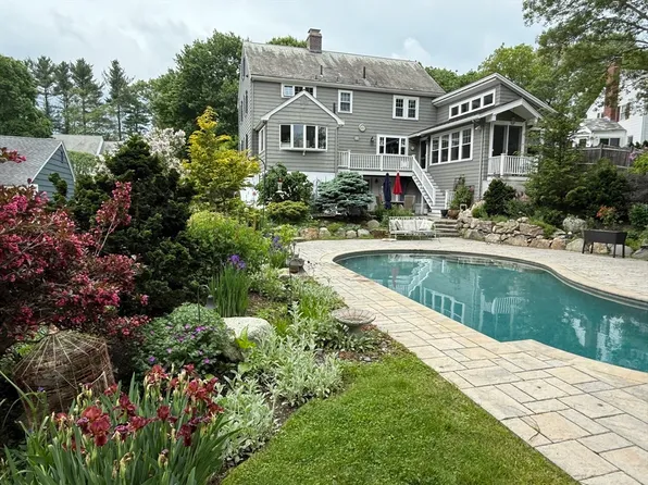 233 Rutledge Rd, Belmont, MA 02478